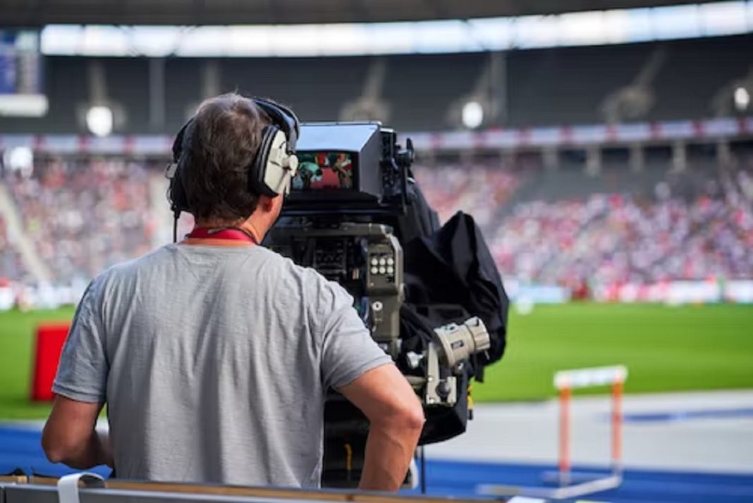 What is a Sports Journalist and How to Become One